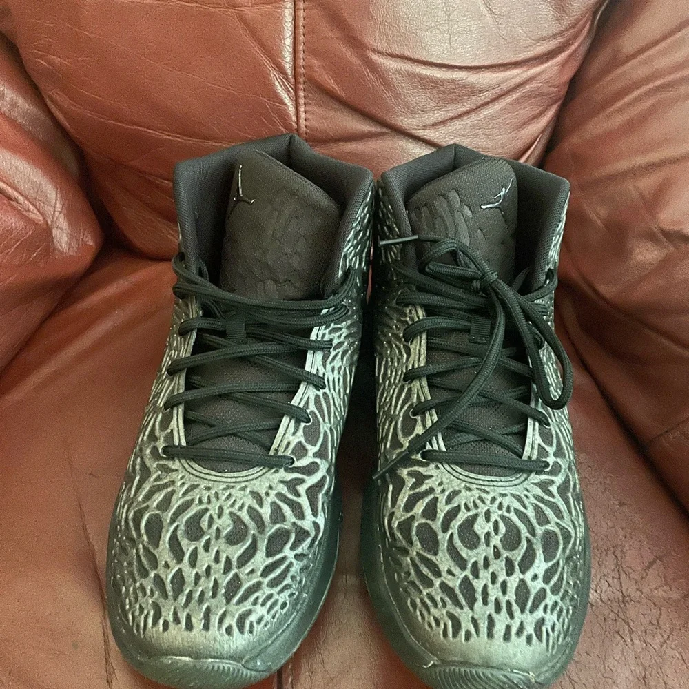 Jordan Ultra.Fly Black Dark Grey 10 - Picture 2 of 6